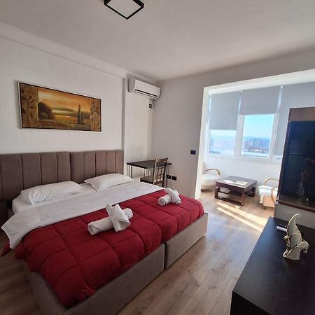 Albania Apartment Near Tirana City Center Double Or Twin Bed Dış mekan fotoğraf