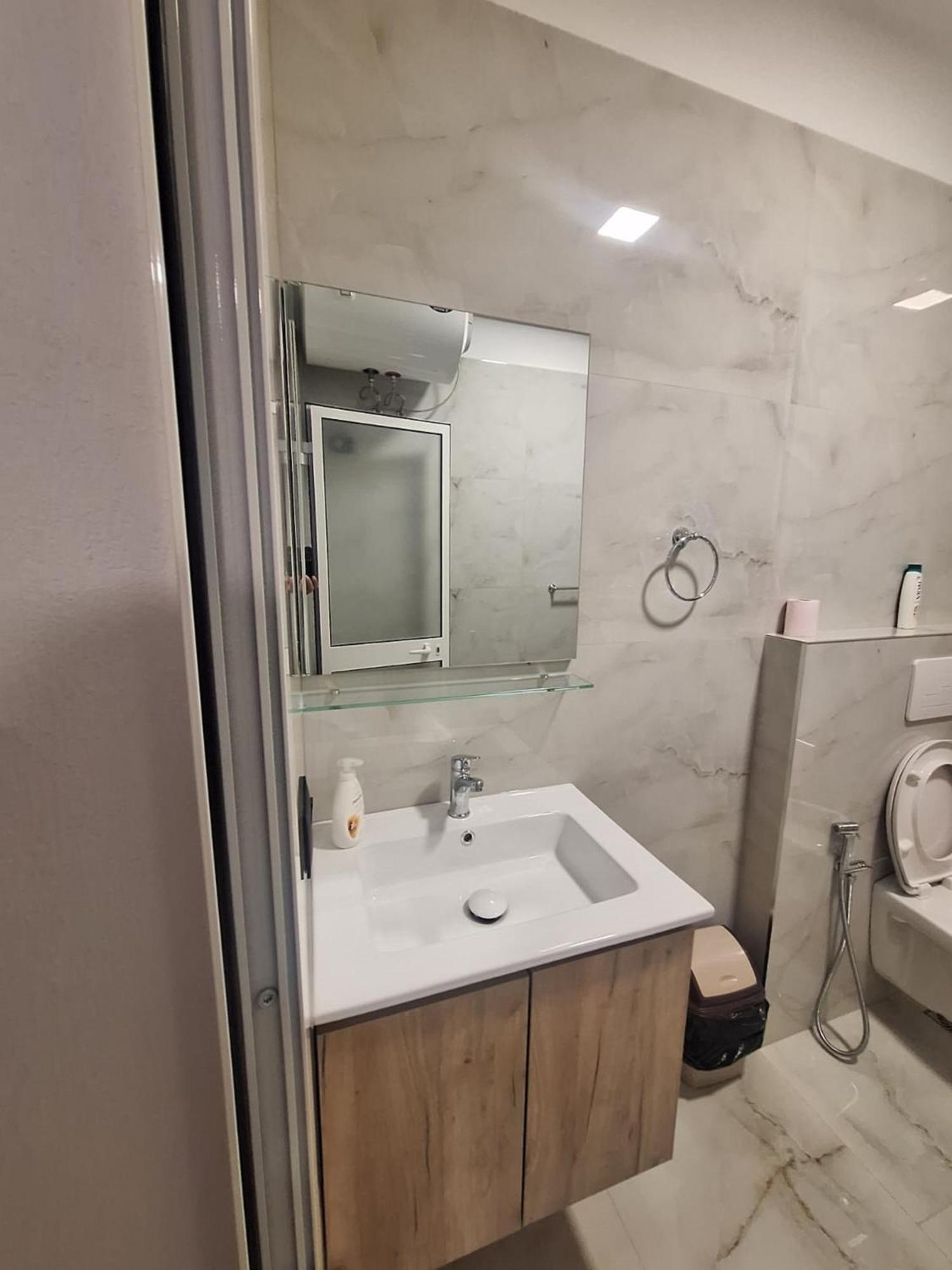 Albania Apartment Near Tirana City Center Double Or Twin Bed Dış mekan fotoğraf