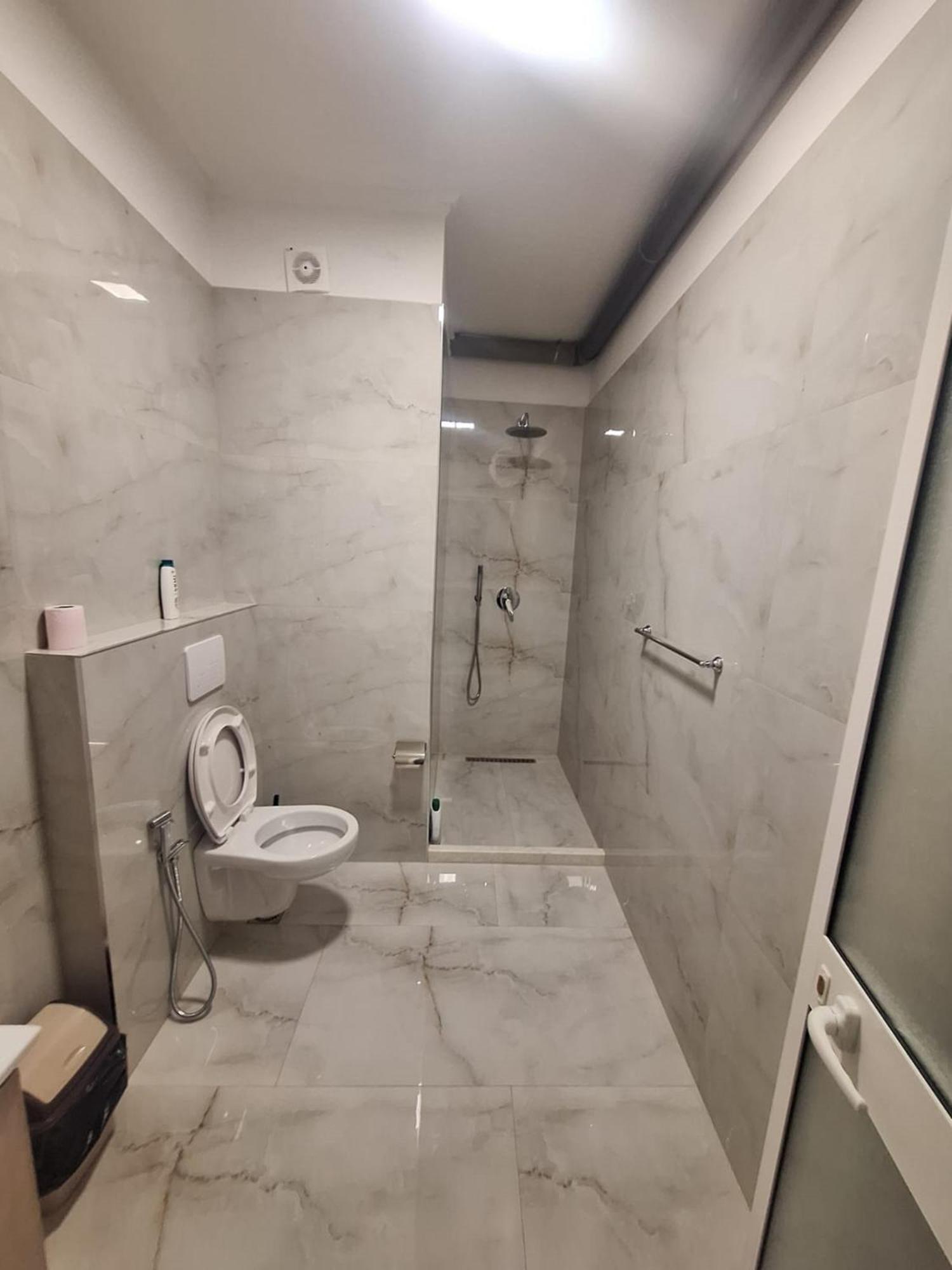 Albania Apartment Near Tirana City Center Double Or Twin Bed Dış mekan fotoğraf